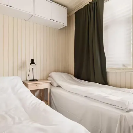 I Autentisk Bergenshus Med Unik Utsikt Og Privat Hage *